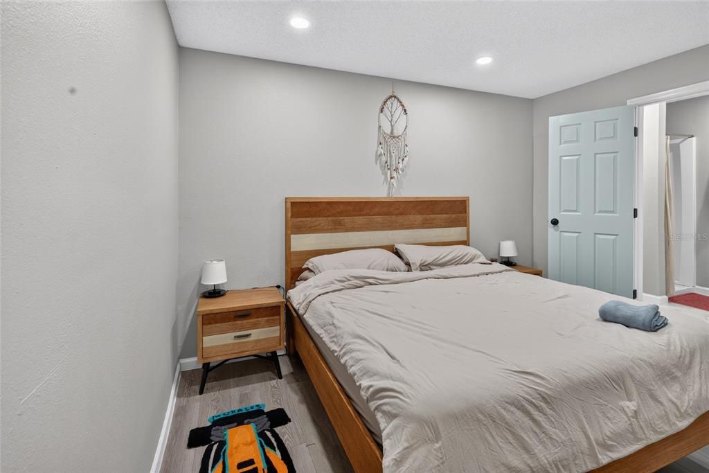For Sale: $325,000 (3 beds, 2 baths, 1153 Square Feet)