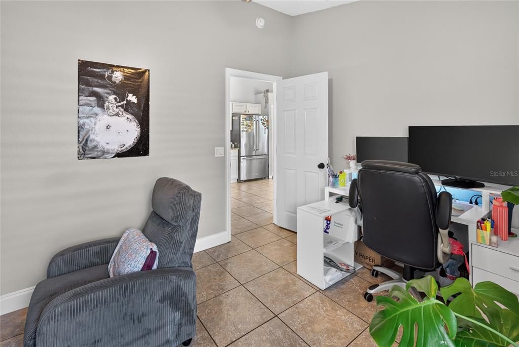 For Sale: $325,000 (3 beds, 2 baths, 1153 Square Feet)