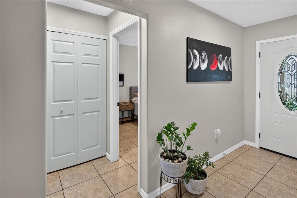 For Sale: $325,000 (3 beds, 2 baths, 1153 Square Feet)