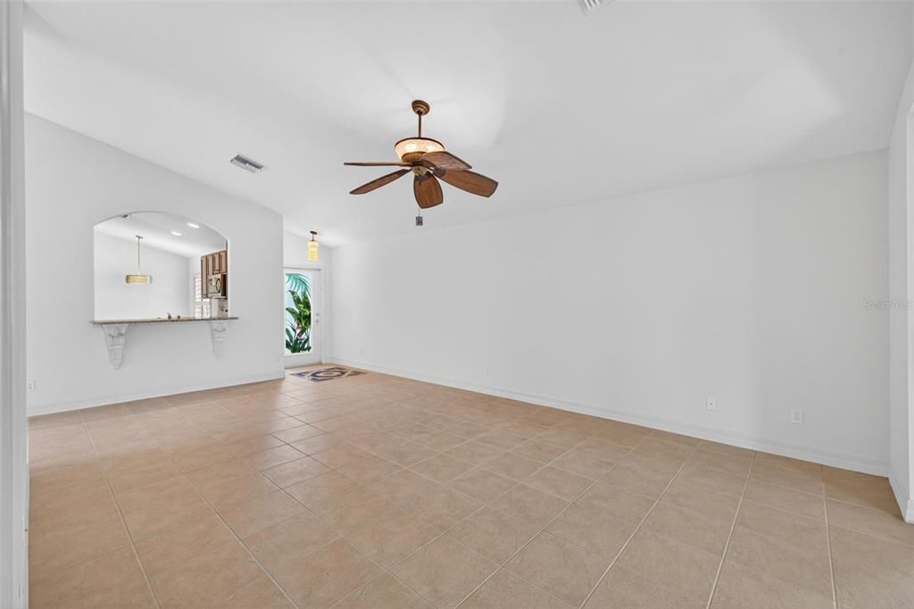For Sale: $570,000 (2 beds, 2 baths, 1760 Square Feet)