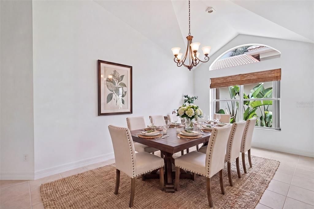 For Sale: $570,000 (2 beds, 2 baths, 1760 Square Feet)