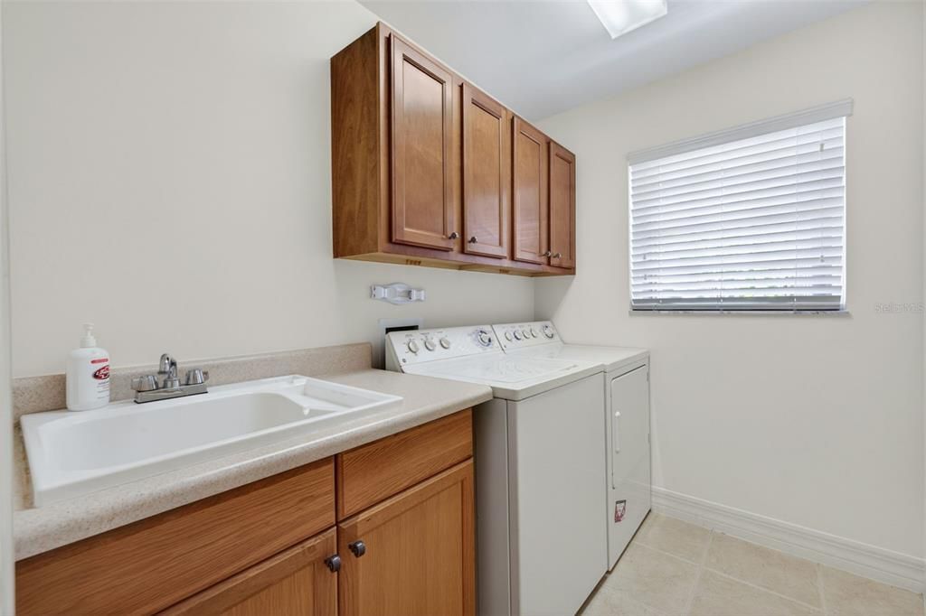 For Sale: $570,000 (2 beds, 2 baths, 1760 Square Feet)