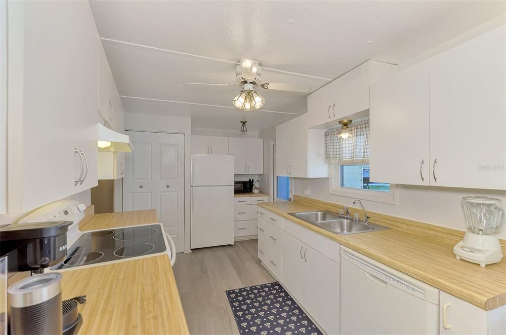 En Venta: $138,500 (2 camas, 2 baños, 960 Pies cuadrados)