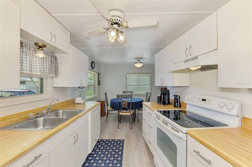 En Venta: $138,500 (2 camas, 2 baños, 960 Pies cuadrados)