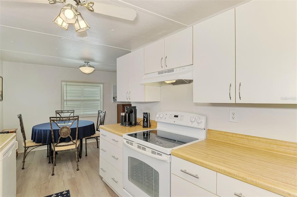 En Venta: $138,500 (2 camas, 2 baños, 960 Pies cuadrados)