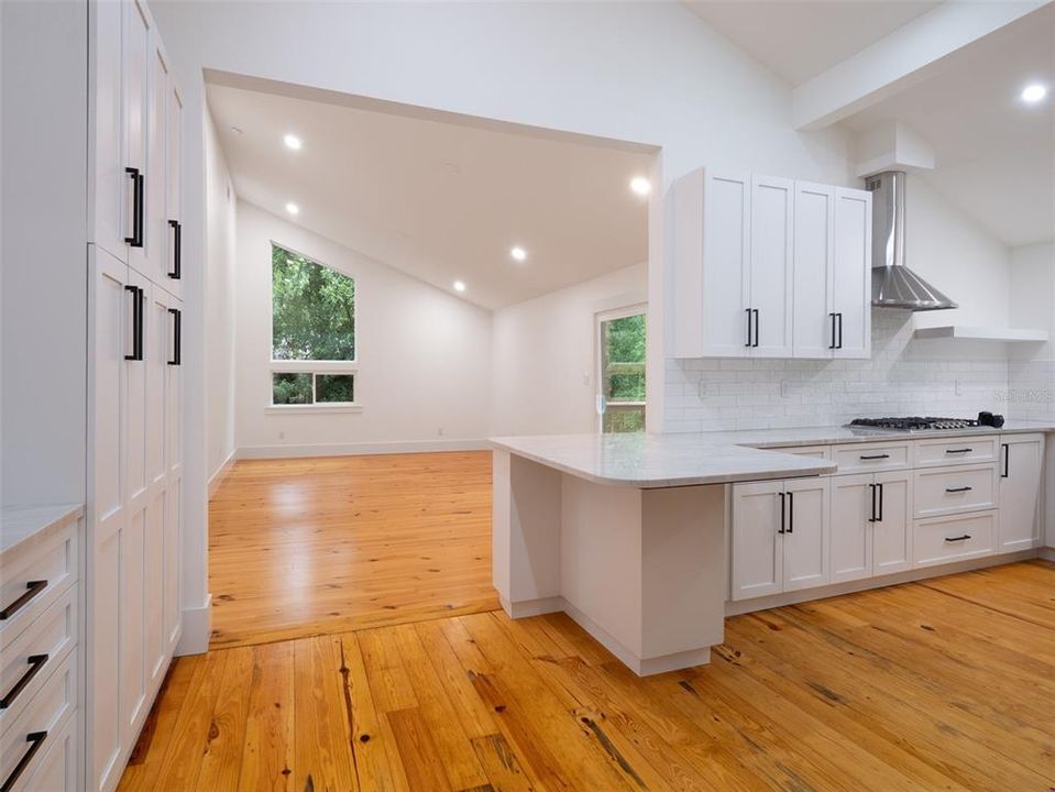 For Sale: $1,199,000 (3 beds, 3 baths, 2976 Square Feet)