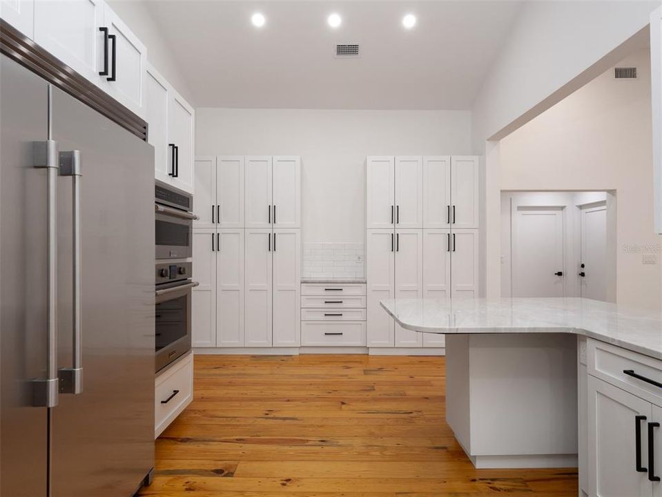 For Sale: $1,199,000 (3 beds, 3 baths, 2976 Square Feet)