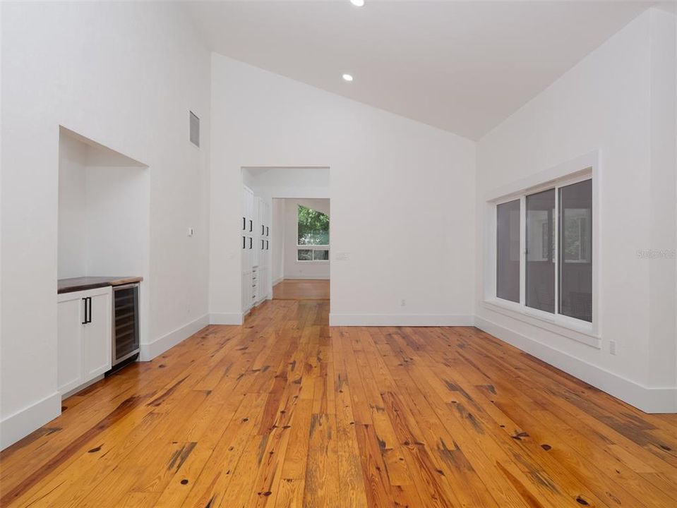 For Sale: $1,199,000 (3 beds, 3 baths, 2976 Square Feet)