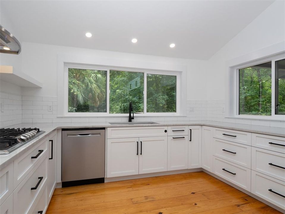 For Sale: $1,199,000 (3 beds, 3 baths, 2976 Square Feet)