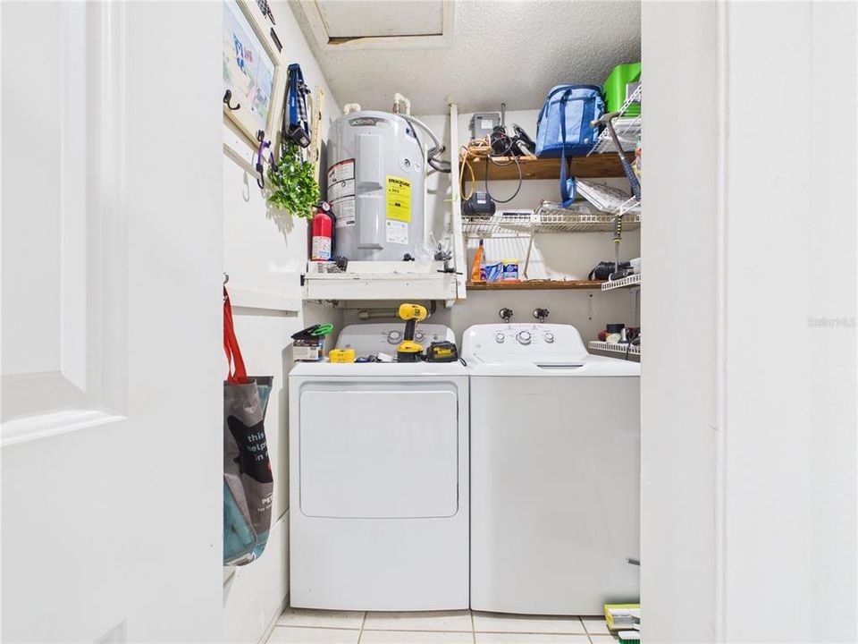 For Rent: $2,090 (2 beds, 2 baths, 1110 Square Feet)