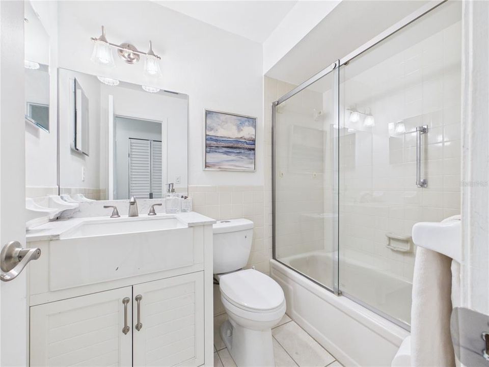 For Rent: $2,090 (2 beds, 2 baths, 1110 Square Feet)