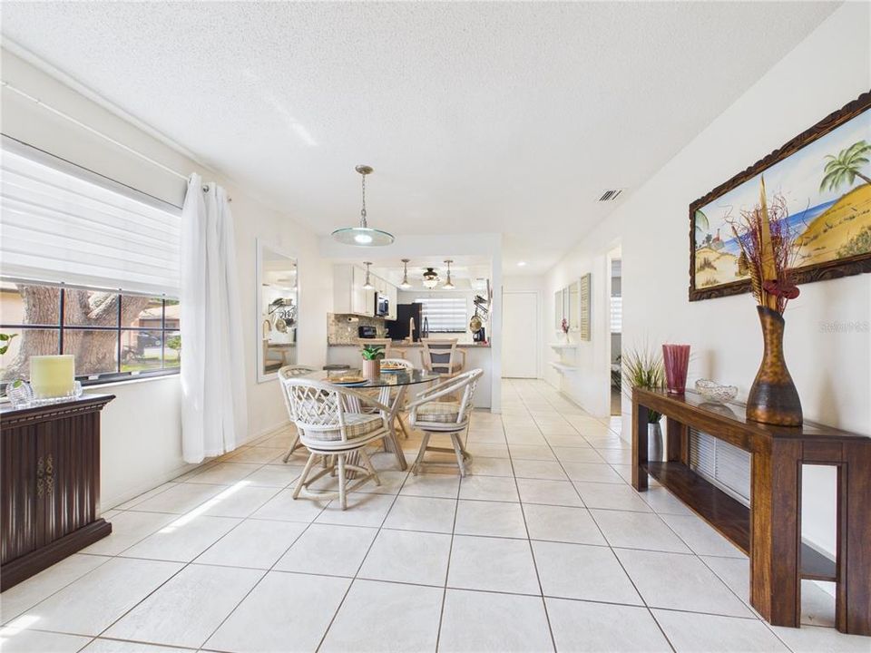 For Rent: $2,090 (2 beds, 2 baths, 1110 Square Feet)