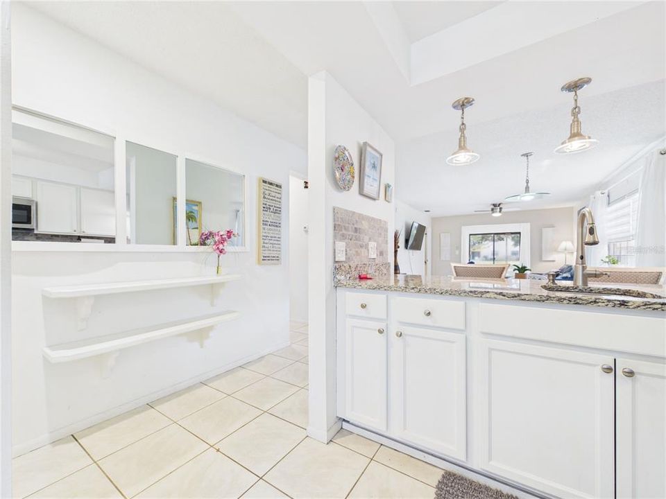 For Rent: $2,090 (2 beds, 2 baths, 1110 Square Feet)