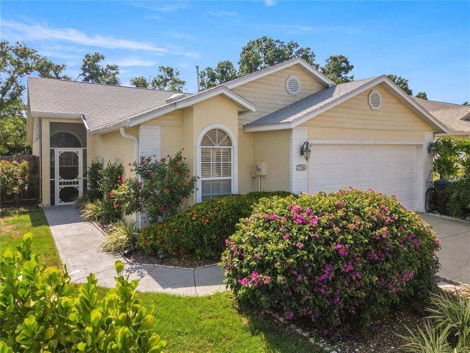 For Sale: $442,000 (2 beds, 2 baths, 1454 Square Feet)