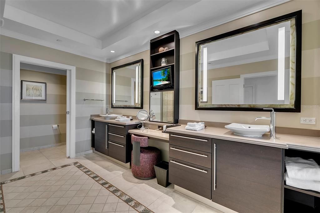 For Sale: $2,950,000 (4 beds, 4 baths, 2625 Square Feet)