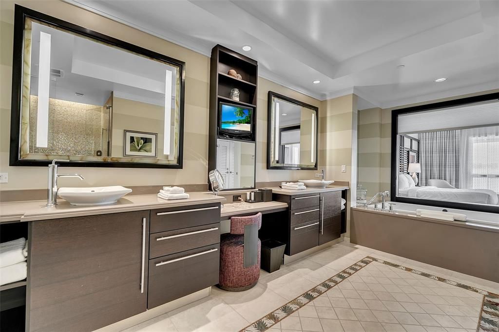 For Sale: $2,950,000 (4 beds, 4 baths, 2625 Square Feet)
