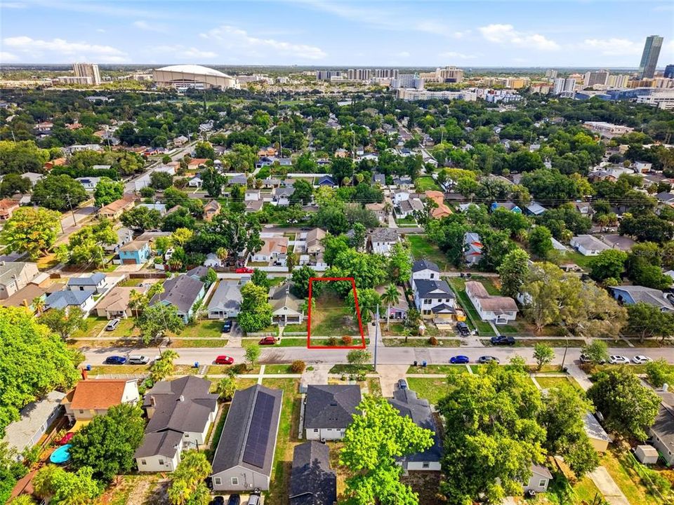 На продажу: $150,000 (0.13 acres)