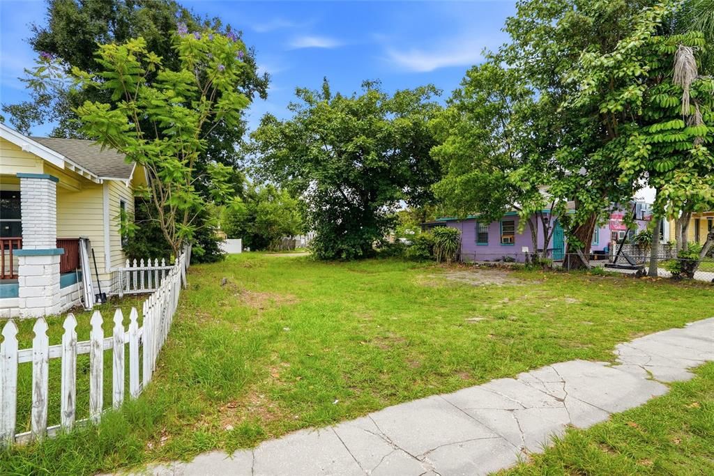 На продажу: $150,000 (0.13 acres)