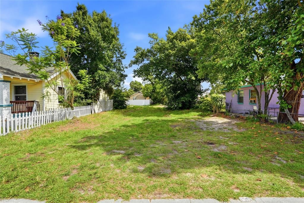 На продажу: $150,000 (0.13 acres)