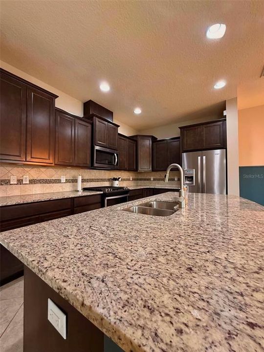 For Sale: $499,900 (4 beds, 2 baths, 2148 Square Feet)