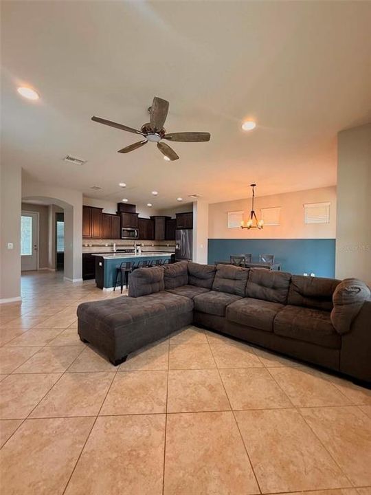 For Sale: $499,900 (4 beds, 2 baths, 2148 Square Feet)