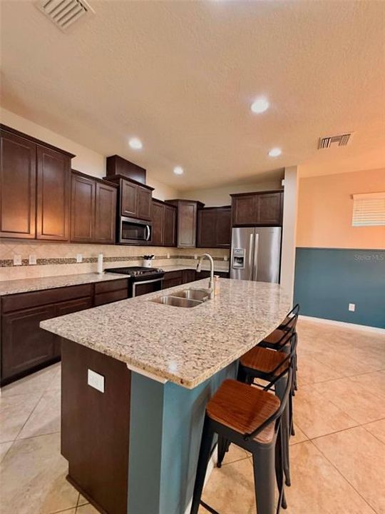 For Sale: $499,900 (4 beds, 2 baths, 2148 Square Feet)