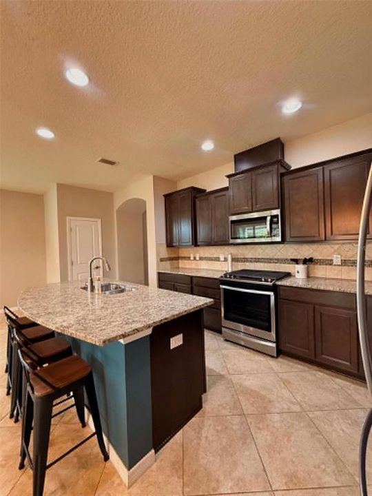 For Sale: $499,900 (4 beds, 2 baths, 2148 Square Feet)