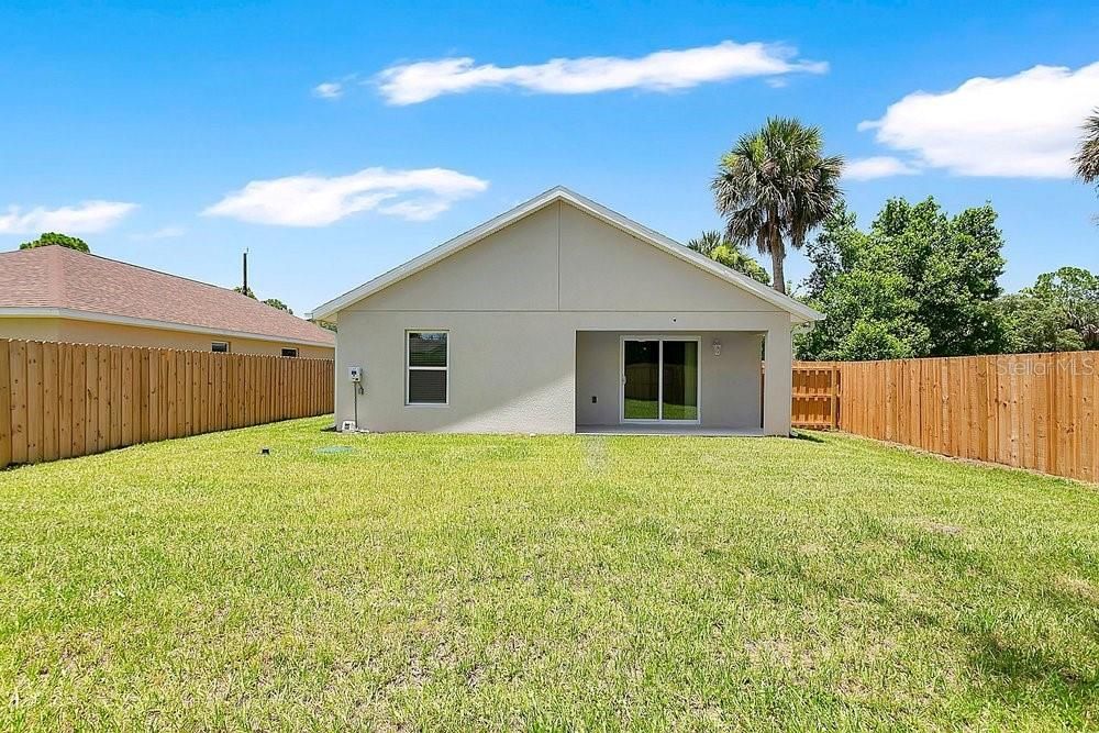 For Rent: $2,350 (3 beds, 2 baths, 1307 Square Feet)