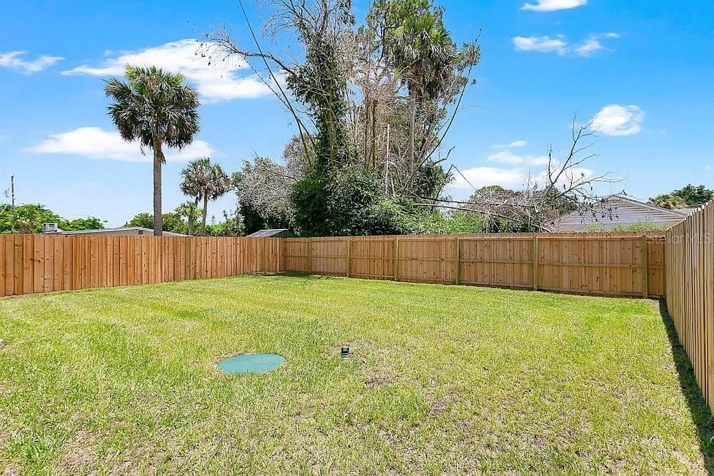 For Rent: $2,350 (3 beds, 2 baths, 1307 Square Feet)
