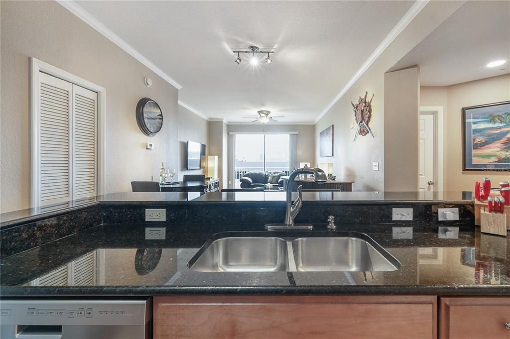 В аренду: $2,950 (2 спален, 2 ванн, 1184 Квадратных фут)