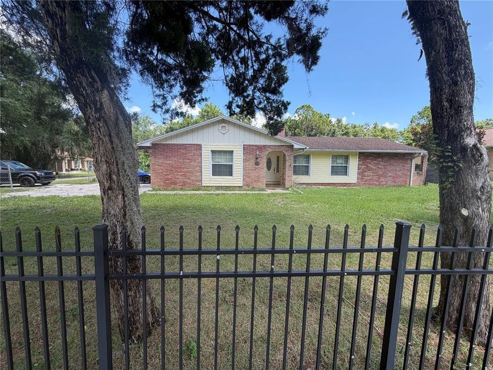 For Sale: $419,900 (3 beds, 2 baths, 1608 Square Feet)