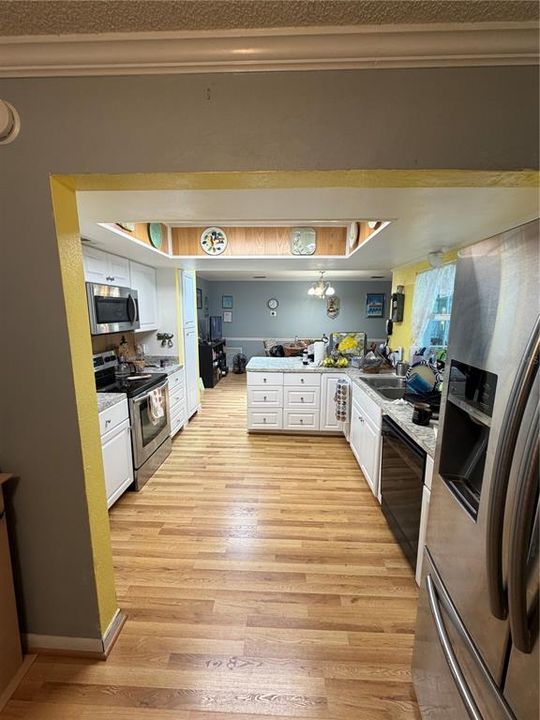 For Sale: $419,900 (3 beds, 2 baths, 1608 Square Feet)