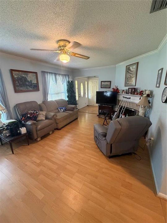 For Sale: $419,900 (3 beds, 2 baths, 1608 Square Feet)