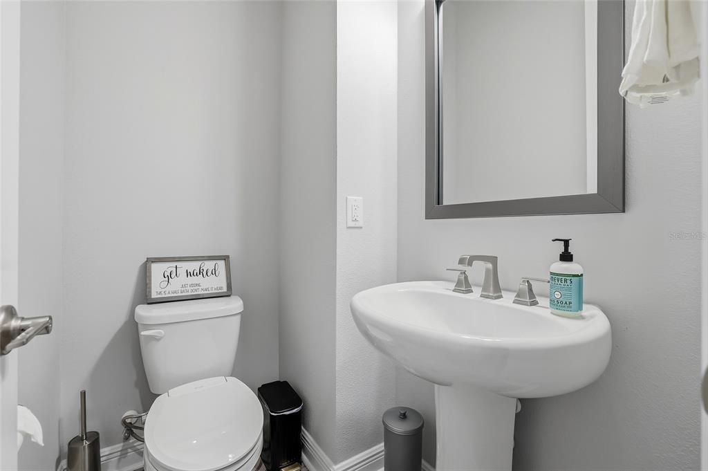 For Rent: $5,200 (3 beds, 3 baths, 1936 Square Feet)