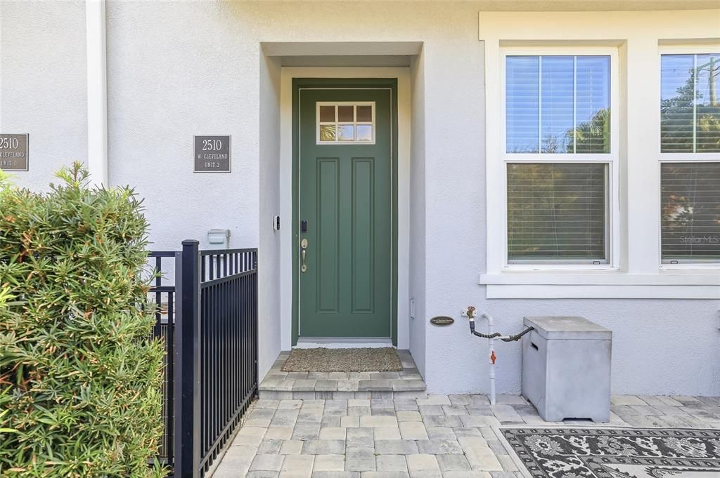 For Rent: $5,200 (3 beds, 3 baths, 1936 Square Feet)