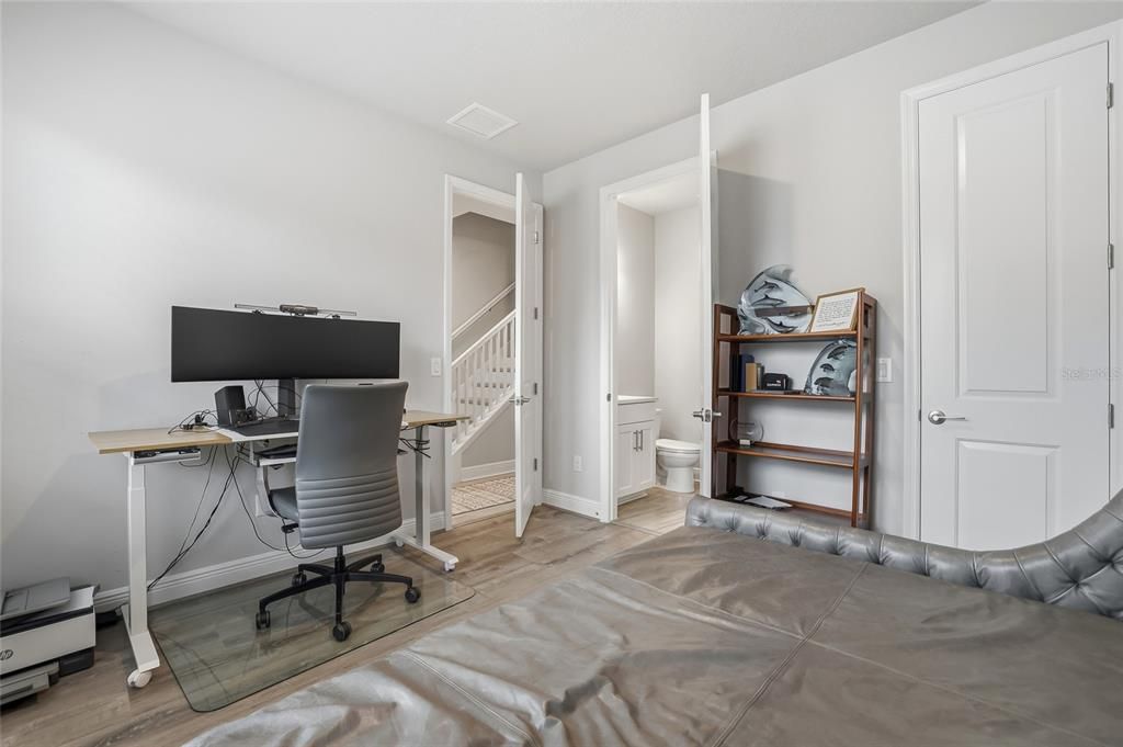 For Rent: $5,200 (3 beds, 3 baths, 1936 Square Feet)