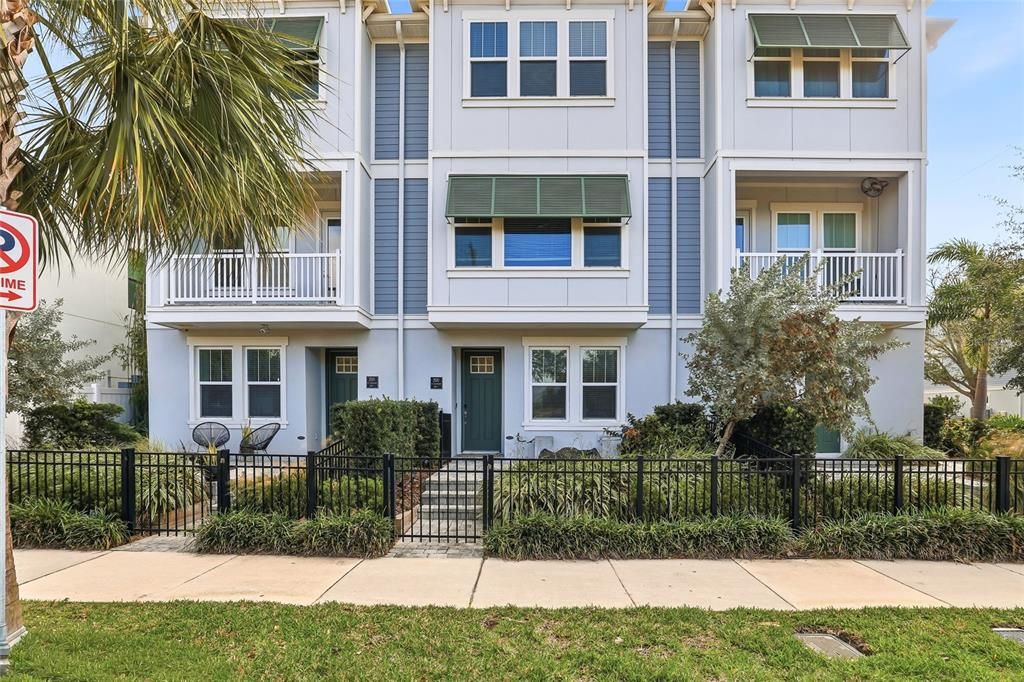 For Rent: $5,200 (3 beds, 3 baths, 1936 Square Feet)