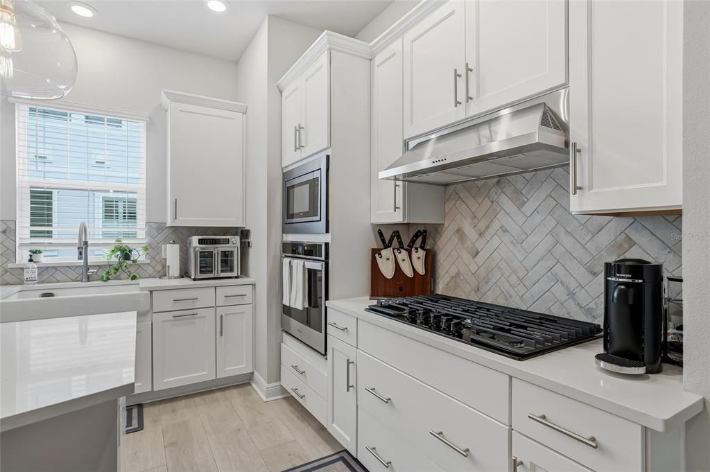 For Rent: $5,200 (3 beds, 3 baths, 1936 Square Feet)
