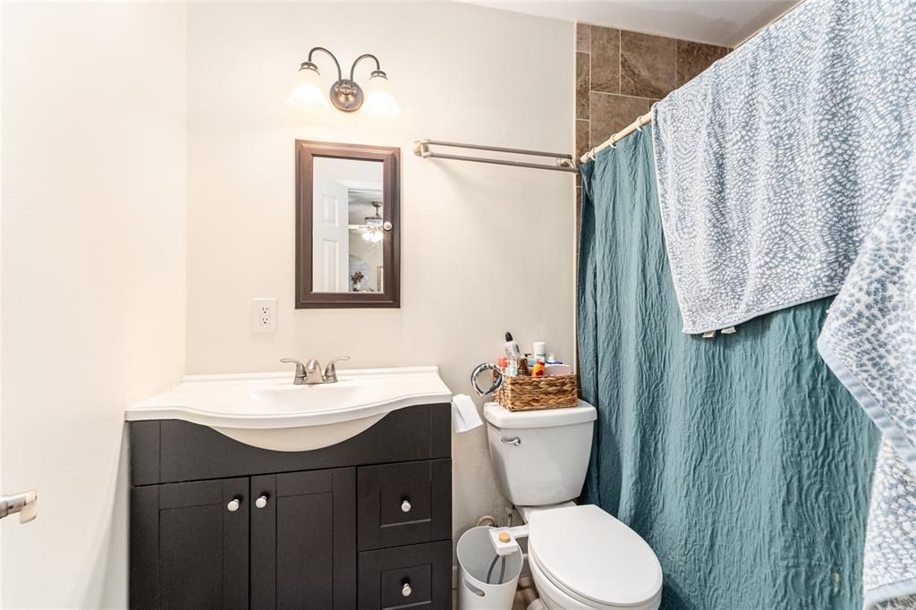En Venta: $306,000 (3 camas, 2 baños, 1215 Pies cuadrados)
