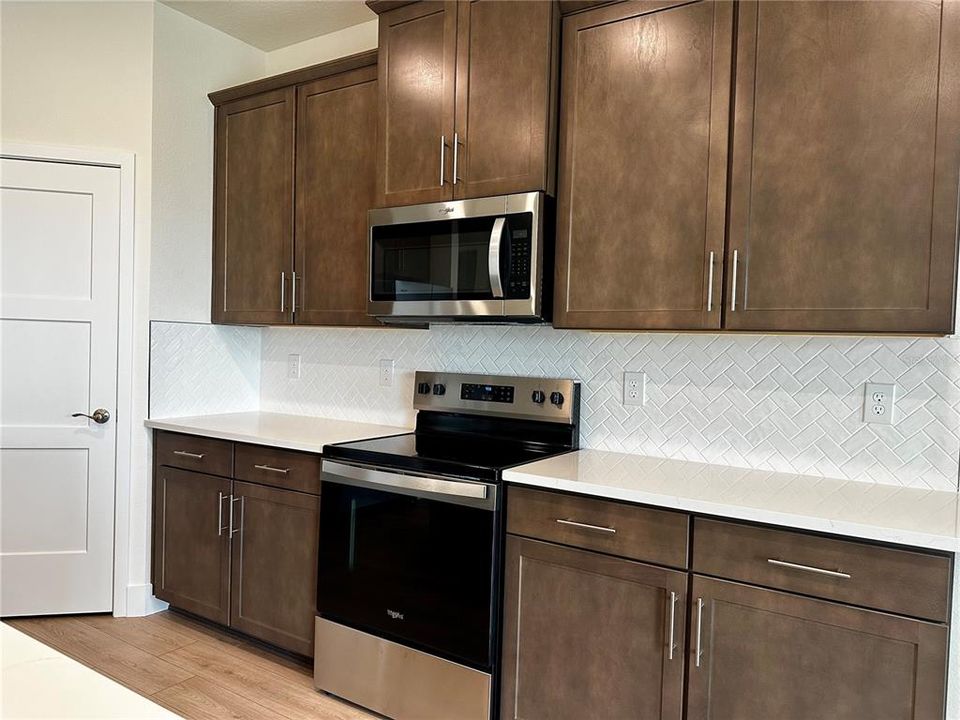 В аренду: $2,375 (4 спален, 2 ванн, 2053 Квадратных фут)