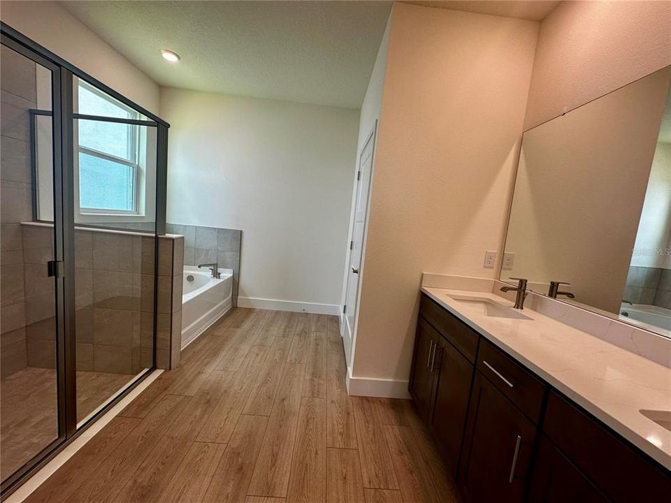 В аренду: $2,375 (4 спален, 2 ванн, 2053 Квадратных фут)