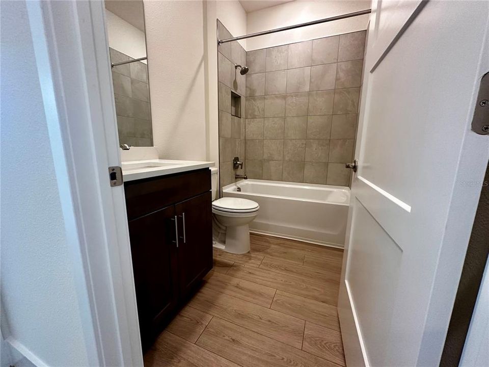 В аренду: $2,375 (4 спален, 2 ванн, 2053 Квадратных фут)