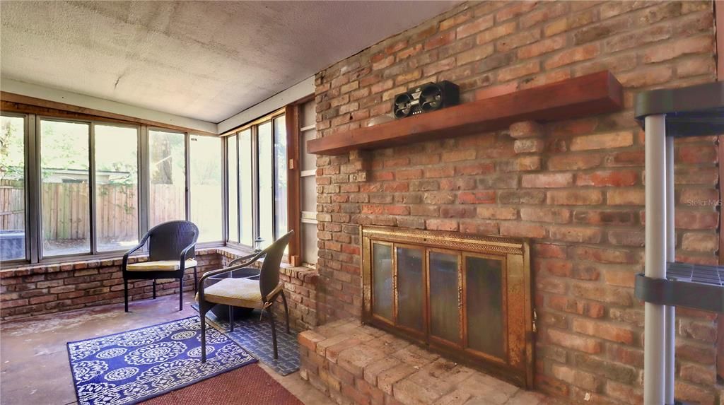 For Sale: $200,000 (3 beds, 1 baths, 1248 Square Feet)