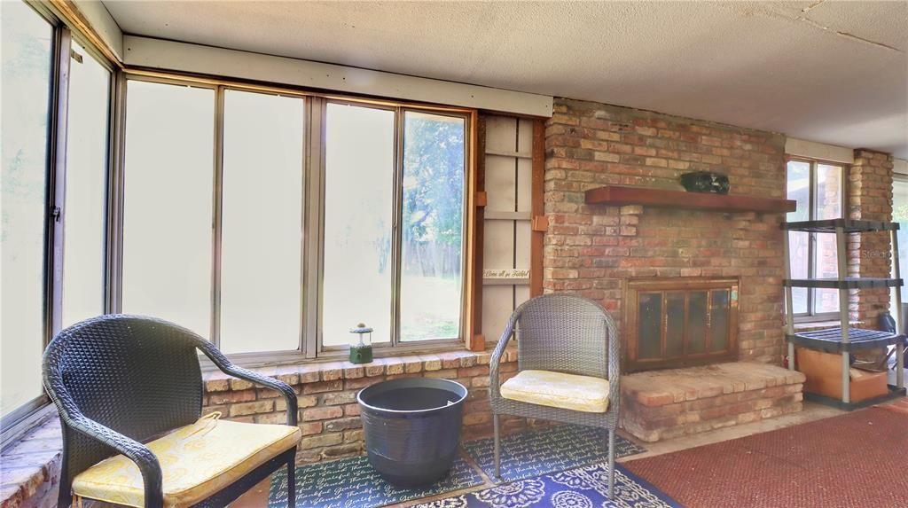 For Sale: $200,000 (3 beds, 1 baths, 1248 Square Feet)
