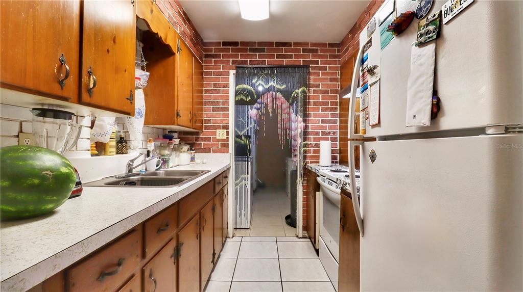 For Sale: $200,000 (3 beds, 1 baths, 1248 Square Feet)