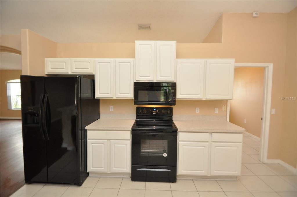For Rent: $2,000 (3 beds, 2 baths, 2020 Square Feet)
