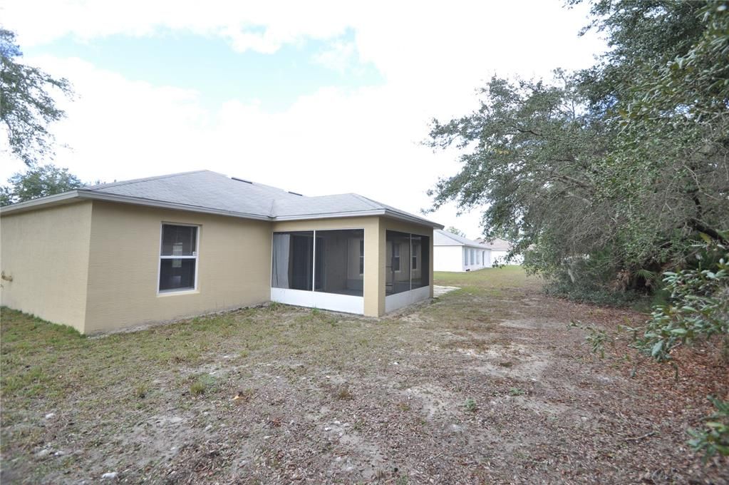 For Rent: $2,000 (3 beds, 2 baths, 2020 Square Feet)