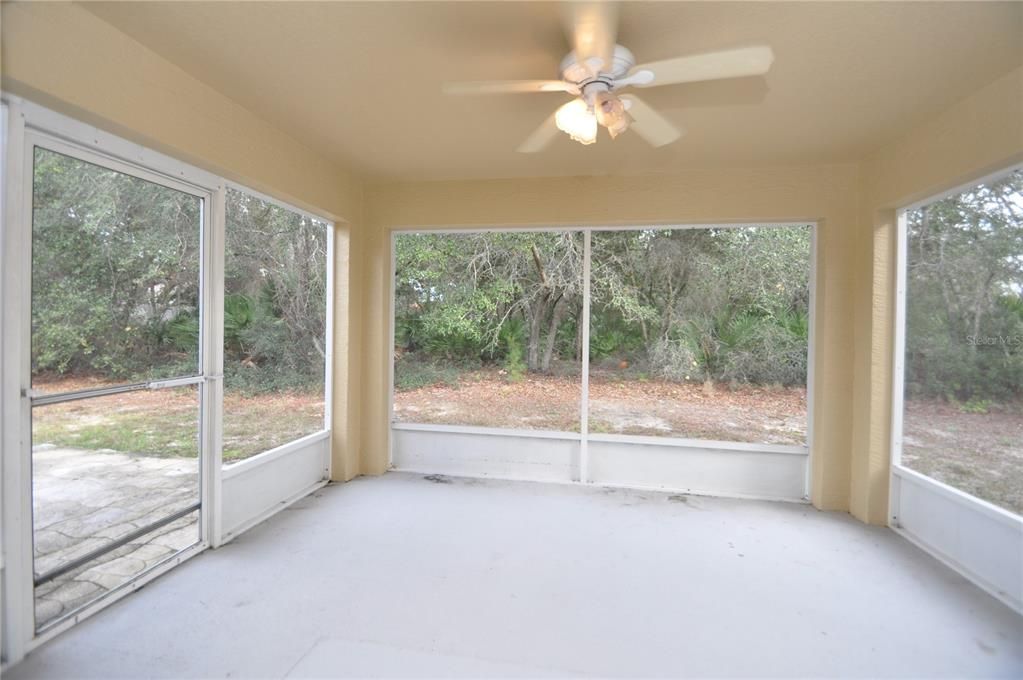 For Rent: $2,000 (3 beds, 2 baths, 2020 Square Feet)