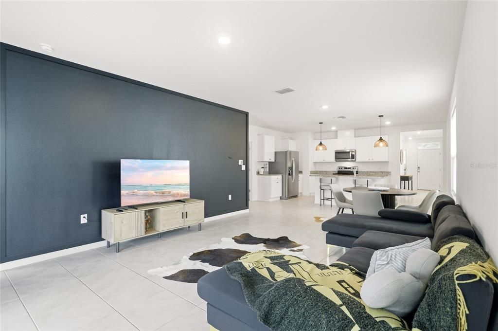 For Sale: $319,000 (3 beds, 2 baths, 1625 Square Feet)