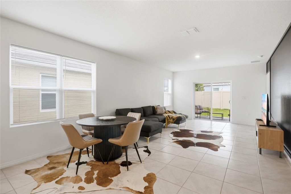 For Sale: $319,000 (3 beds, 2 baths, 1625 Square Feet)